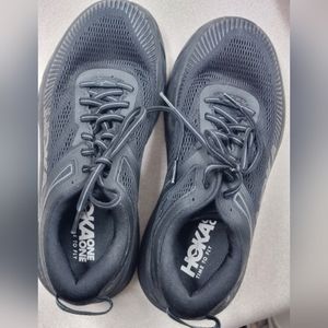 Womens Hoka Shoes size 8 D style Bondi 7 only worn once.